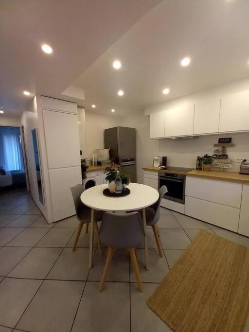 Superbe Appartement Moderne En Rez-De-Chaussee Ozoir-la-Ferriere ภายนอก รูปภาพ